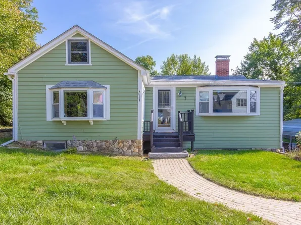7 Cedar Rd, Littleton, MA 01460