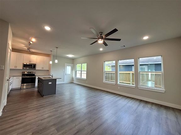 2nd image of 6850 Southbank #A