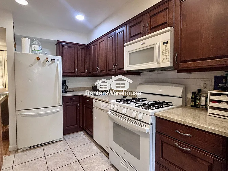 9820 Georgia Ave #303 — Photo 12