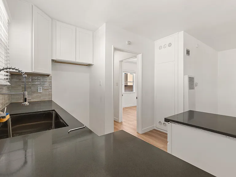 2540 Hermosa Ave — Photo 7