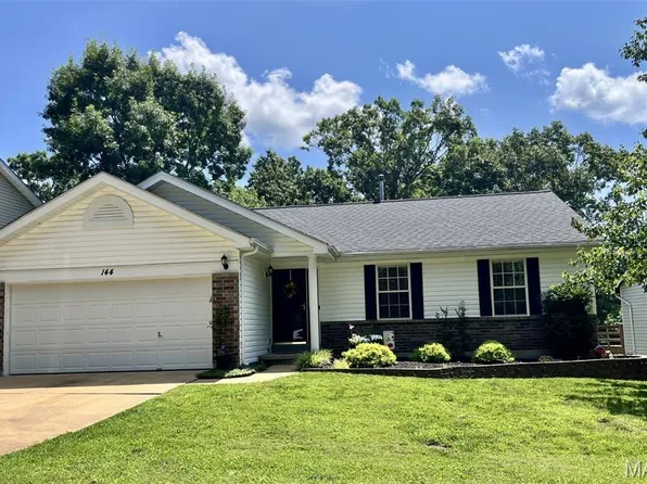 144 Hunters Green Ln, Eureka, MO 63025