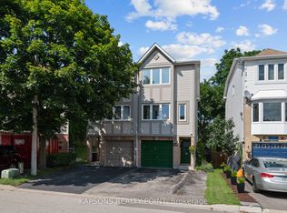 1255 Woodhill Ct, Mississauga, ON L5E3H2