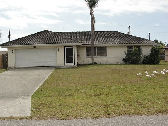 2nd image of 1704 SE 20th St