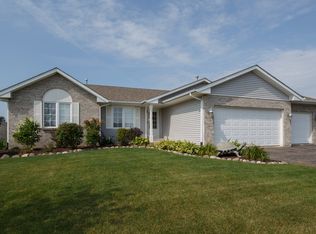 730 Golden Prairie Dr, Davis Junction, IL 61020