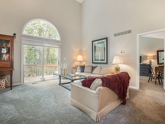 4th image of 2446 Mulberry Ct #17