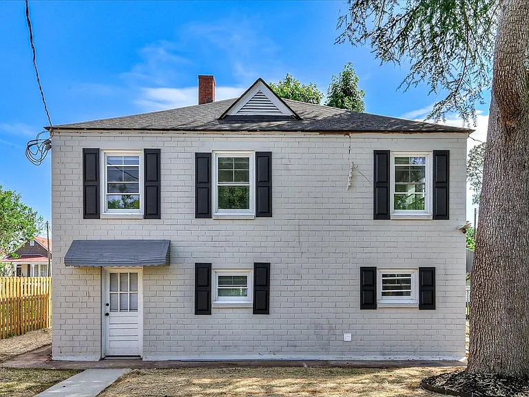 327 Meridian Ave — Photo 1