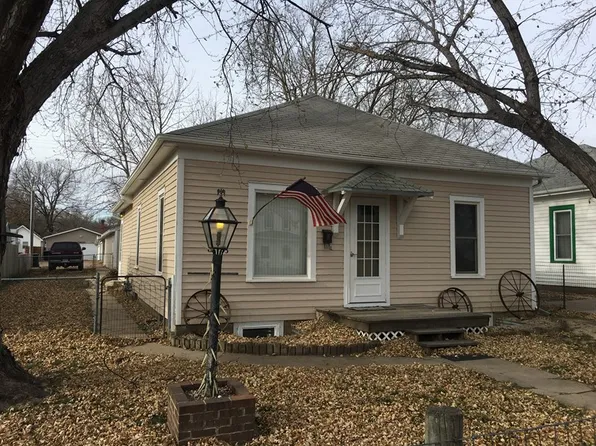 509 Burleigh St, Yankton, SD 57078