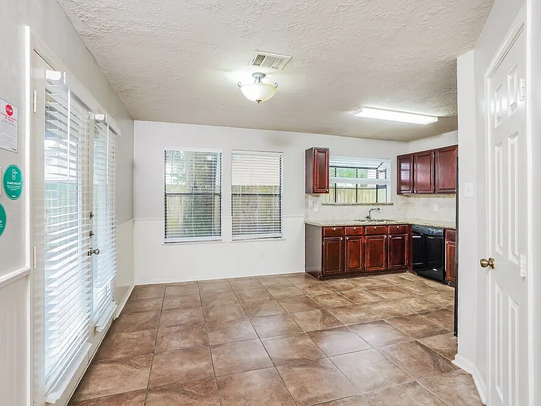 7715 Springville Dr — Photo 8