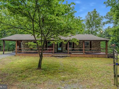 781 Moss Ln, Great Cacapon, WV 25422