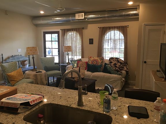 4th image of 1003 Elmwood Dr #1