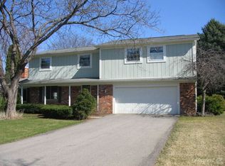 3770 Chevron Dr, Highland, MI 48356