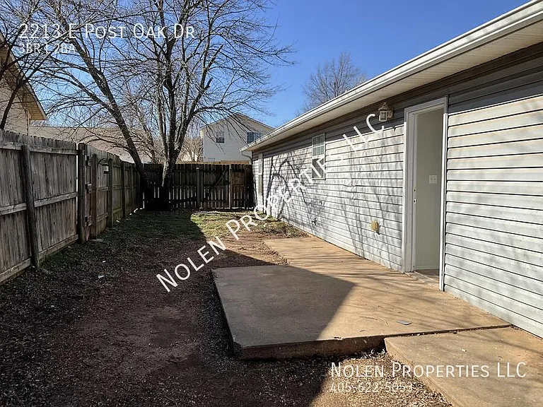 2213 E Post Oak Dr — Photo 17