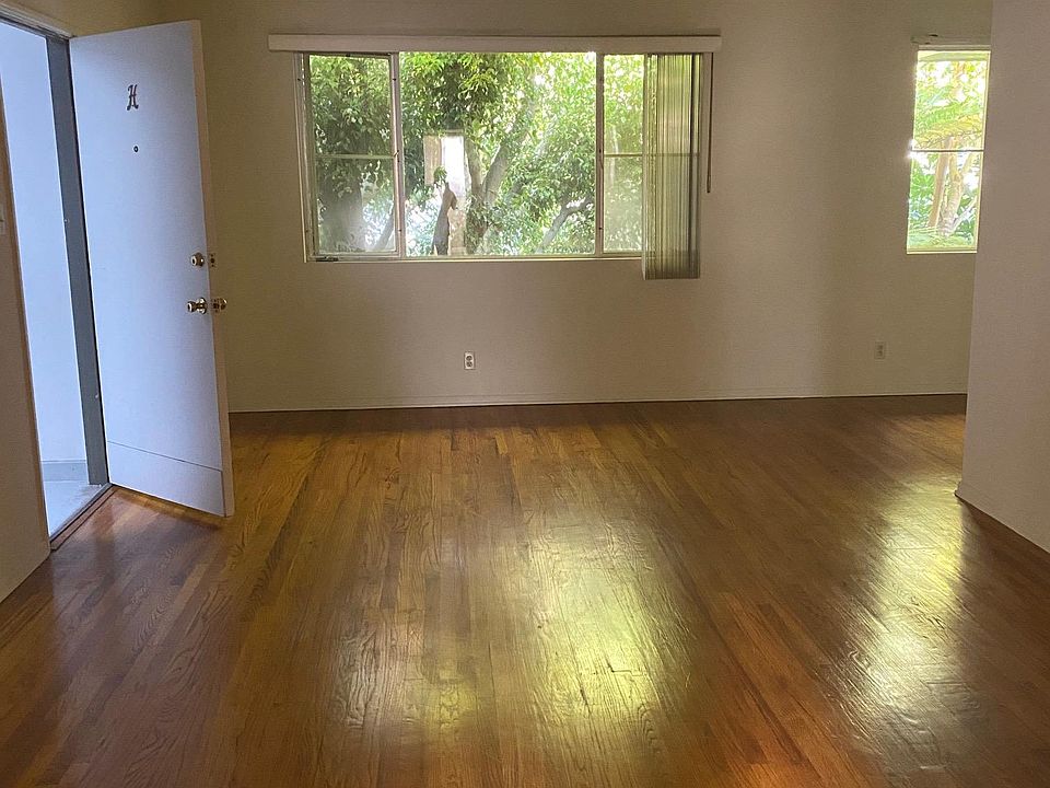 1st image of 3208 S Barrington Ave #H