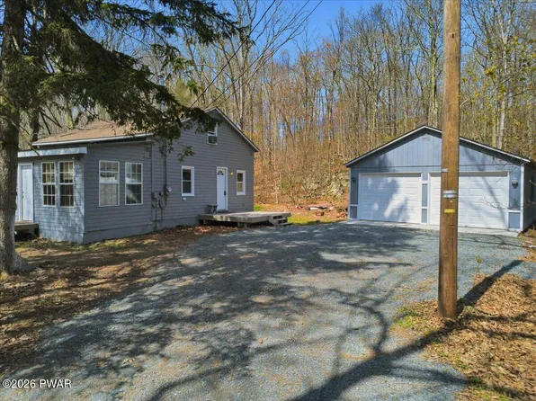 209 Urban Rd, Hawley, PA 18428