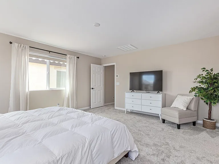 10212 Starlit Canyon Ct — Photo 14