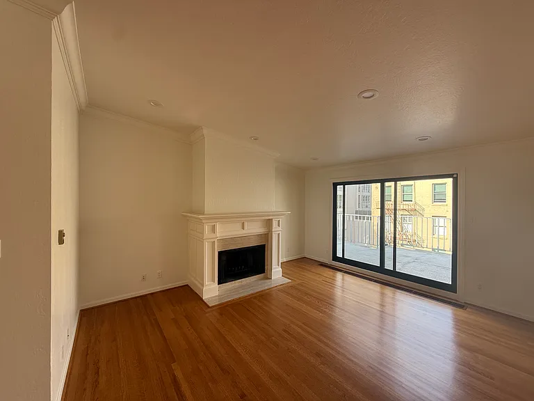 1860 Washington St #PENTHOUSE — Photo 2