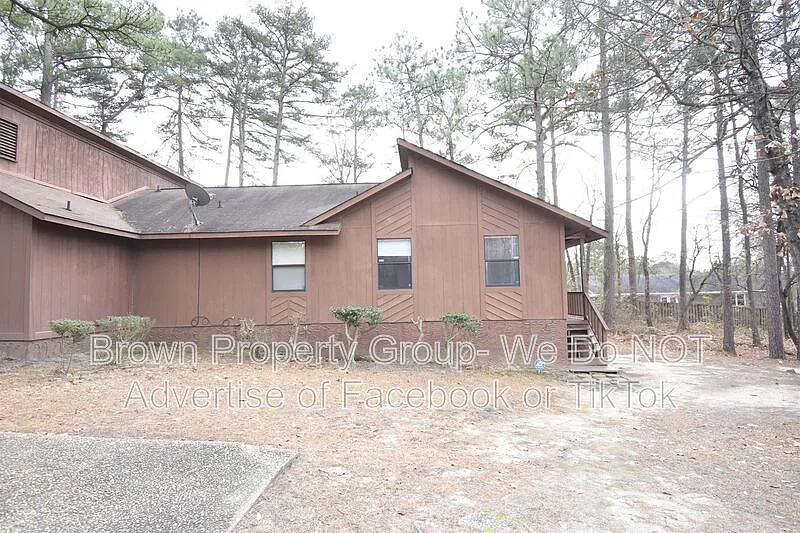 3563 Rolls Ave