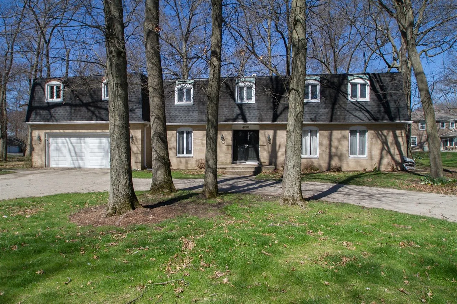 4001 Sleighbell Ln photo 1
