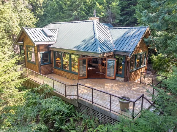 8807 Ainslie Point Rd, Southern Gulf Islands, BC V0N 2M3