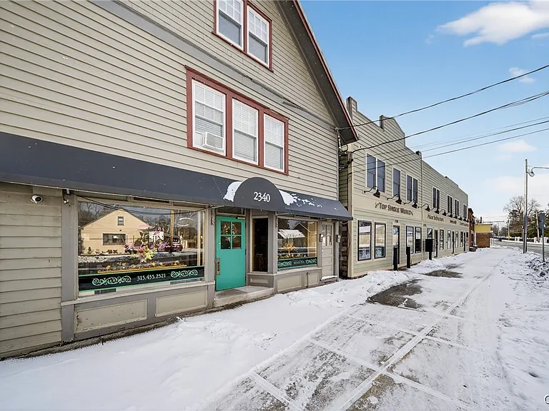2340 Court St — Photo 27