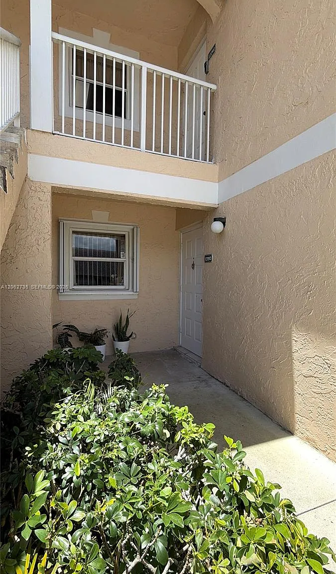 Royal Garden Condo — Photo 1