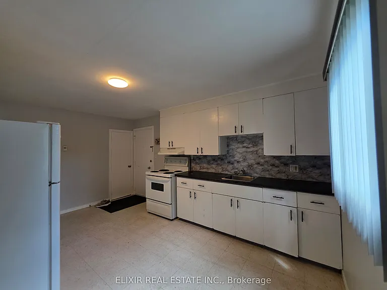 362 Grey St #3 — Photo 4