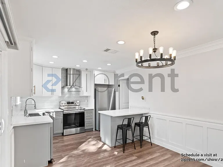 686 Whitewater Ct — Photo 10