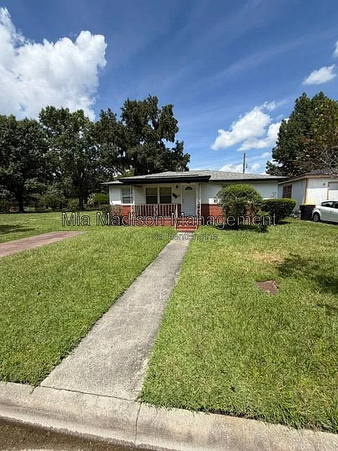 3 bed, 2.0 bath, 988 sqft, $1,850 — Photo 2