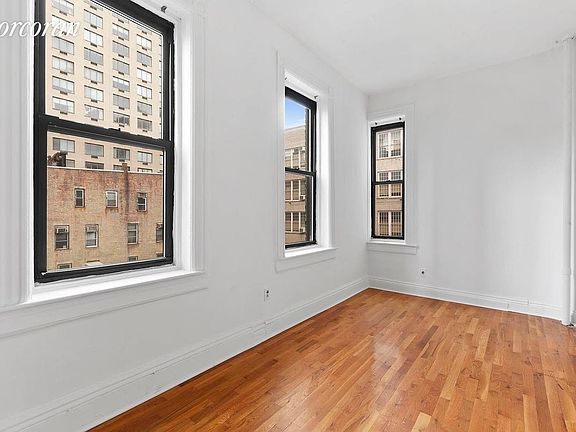 3rd image of 219 E 32nd St APT 4B