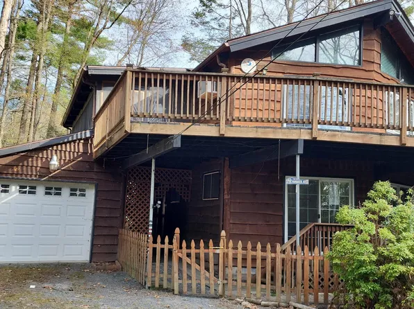 106 Highland Dr, Lakeville, PA 18438