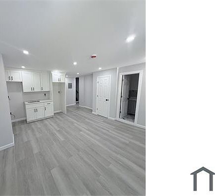 4th image of 27 Targee St