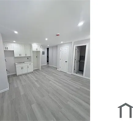 27 Targee St — Photo 4