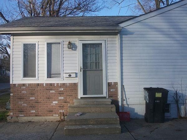 2nd image of 14196 Rockdale St