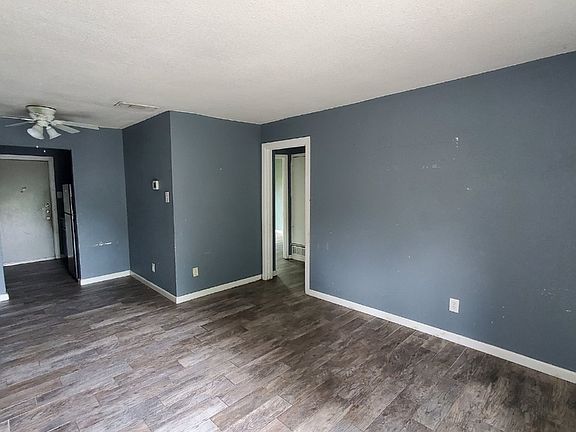 2nd image of 903 Redbird Dr