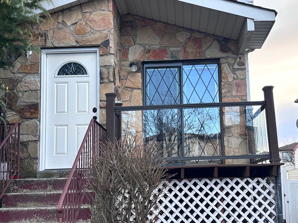 1st image of 266 Travis Ave