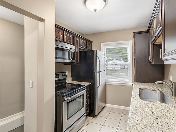 3rd image of 3323 Ravena Ave