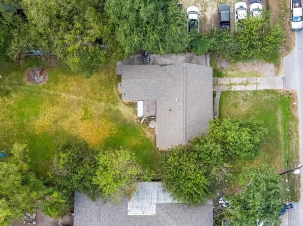 130 Airway Dr, Houston, TX 77037