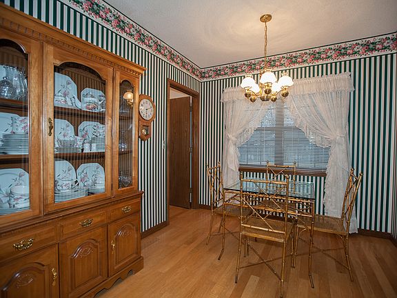 Dining area in Kitchen