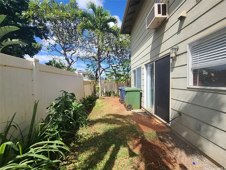 91-210 Mikiala Pl — Photo 33