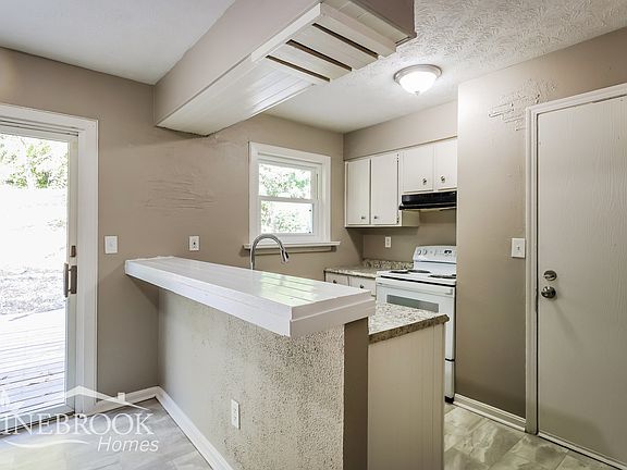 3rd image of 7774 Ravenswood Dr