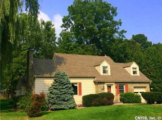102 Chenault Dr, Syracuse, NY 13224