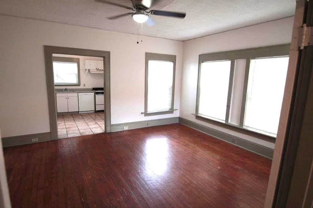 1 bed, 500 sqft, $1,300 — Photo 4
