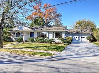 15 Bedford Rd, Pawtucket, RI 02860