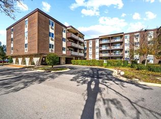 1311 S Finley Rd APT 203, Lombard, IL 60148