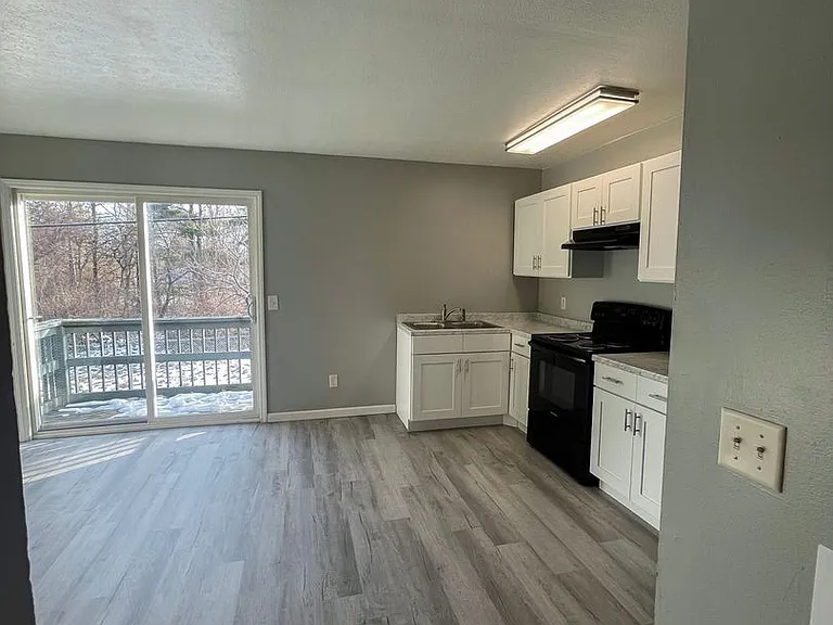 Clinic Court Apartments — Photo 53