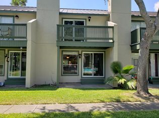 302 Saint Andrews St APT 102J, Rockport, TX 78382