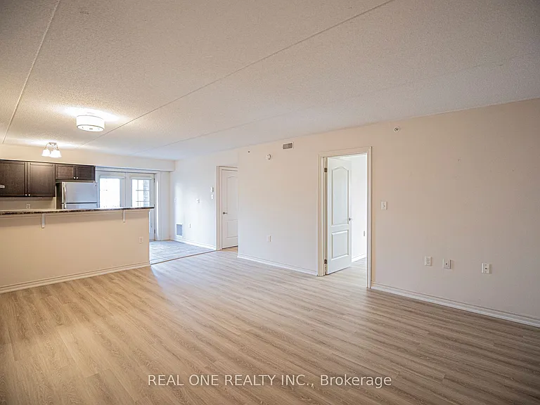1440 Main St E #102 — Photo 4
