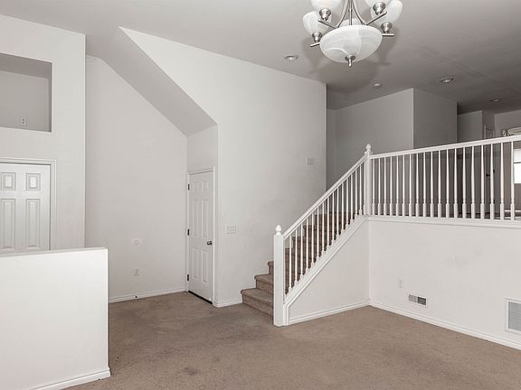 3rd image of 35 Fuller Cir