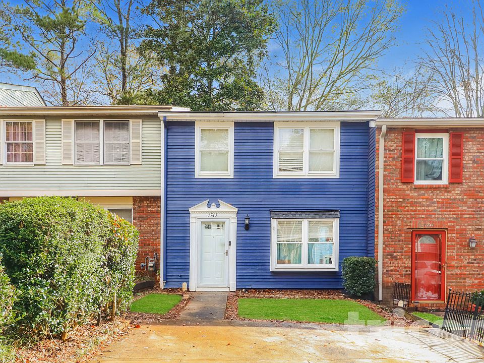 1st image of 1743 Napa Valley Ct SE