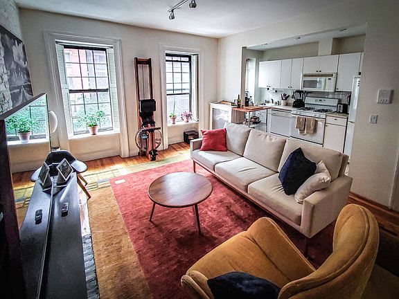 2nd image of 170 Lexington Ave APT 4